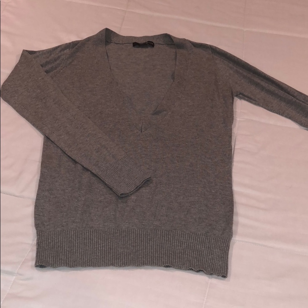 ⭐️ Deep V Sweater 5/$25!